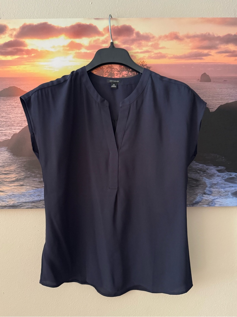 Ann Taylor Navy Split V-Neck Cap Sleeve Blouse/ XS/ New